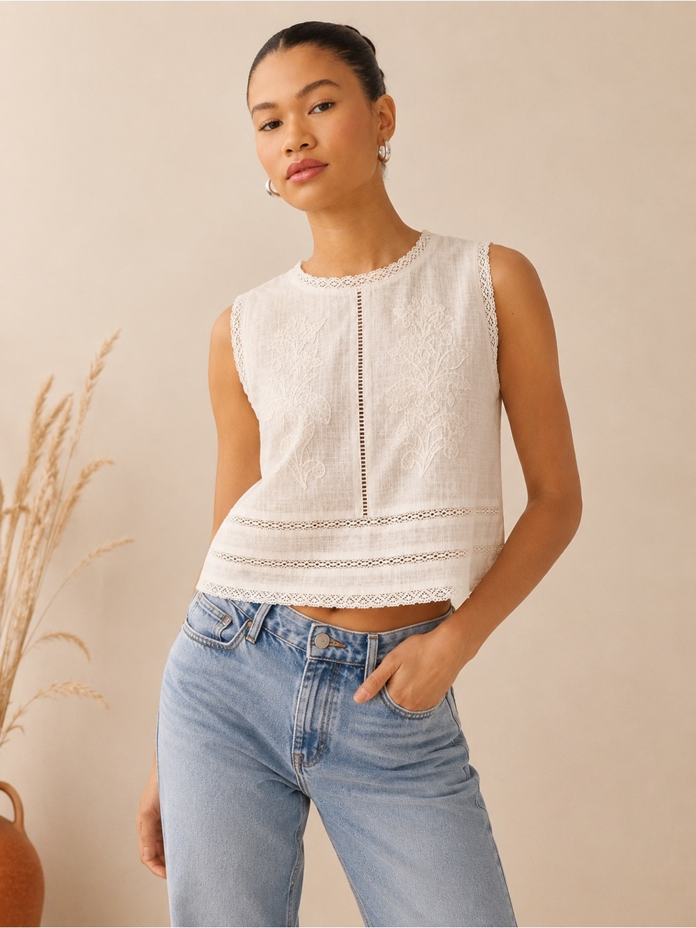 House of Harlow 1960 Cream Lace-Trimmed Embroidered Sleeveless Top- gorgeous ✨